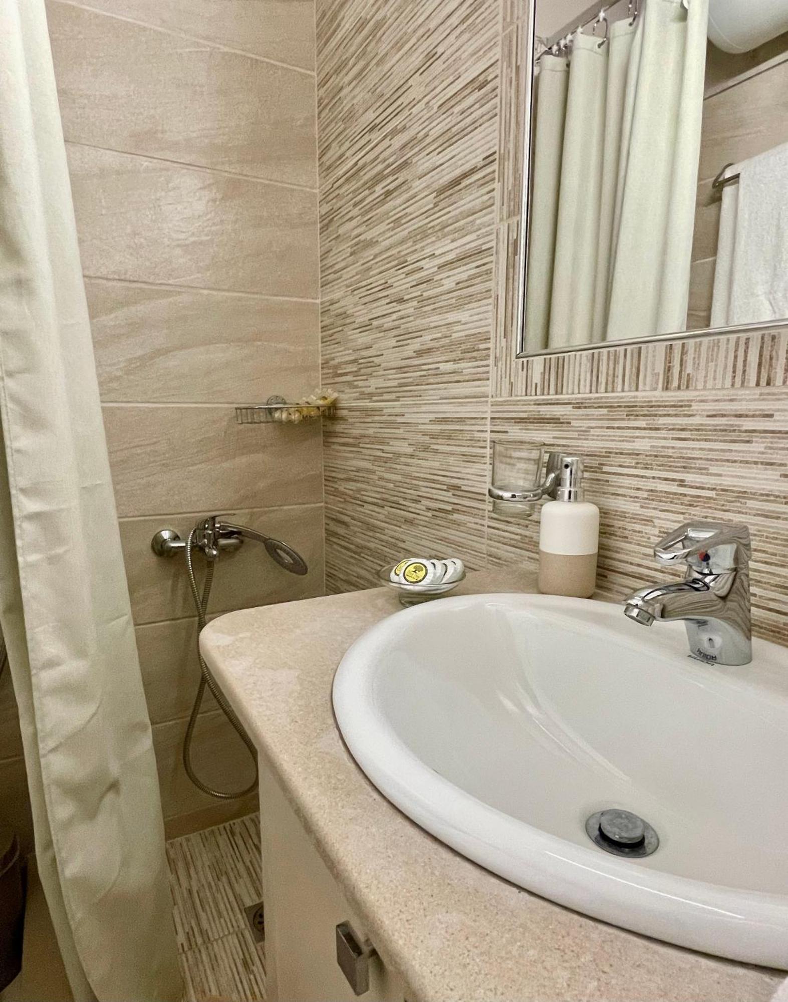 Remvi Deluxe Apartment 104 With Sea View Kárpathos Eksteriør billede